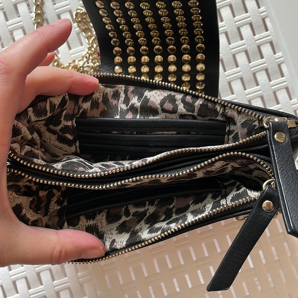 Olivia Miller black/gold/silver crossbody like new! - Picture 4 of 7